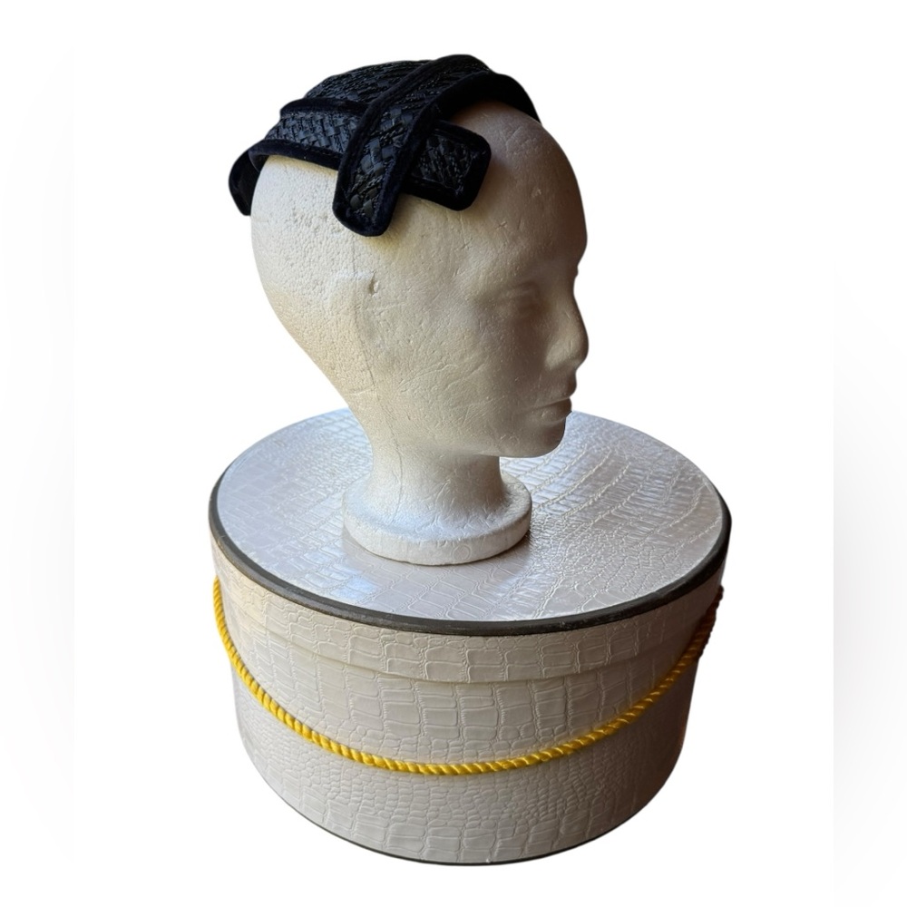1950s/60s Joal from NY Straw w/Velvet Trim Cocktail Hat‎